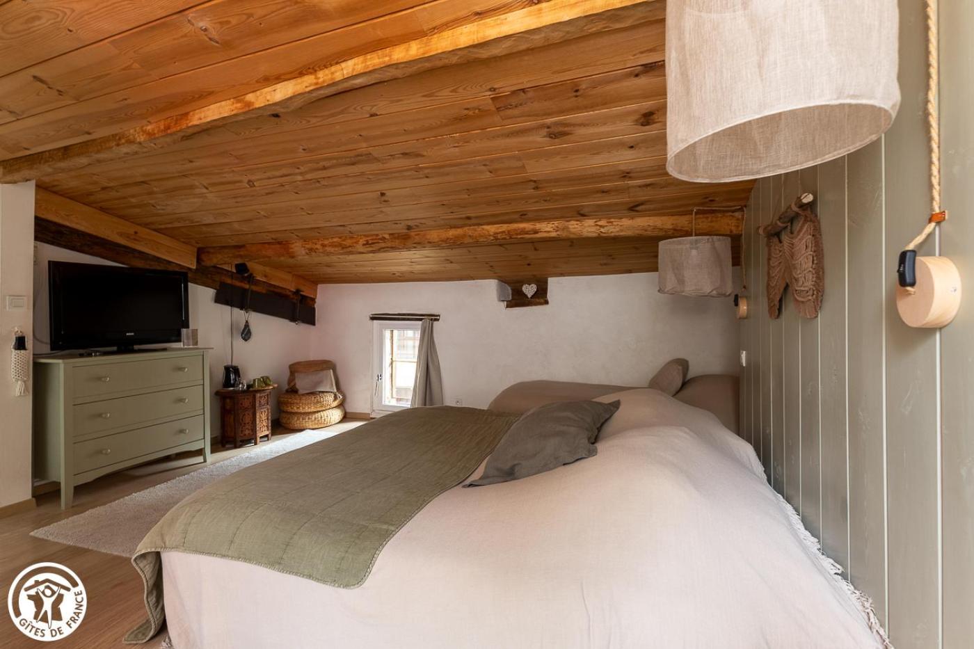 Le Logis D'Hestia Apartman Billom Kültér fotó