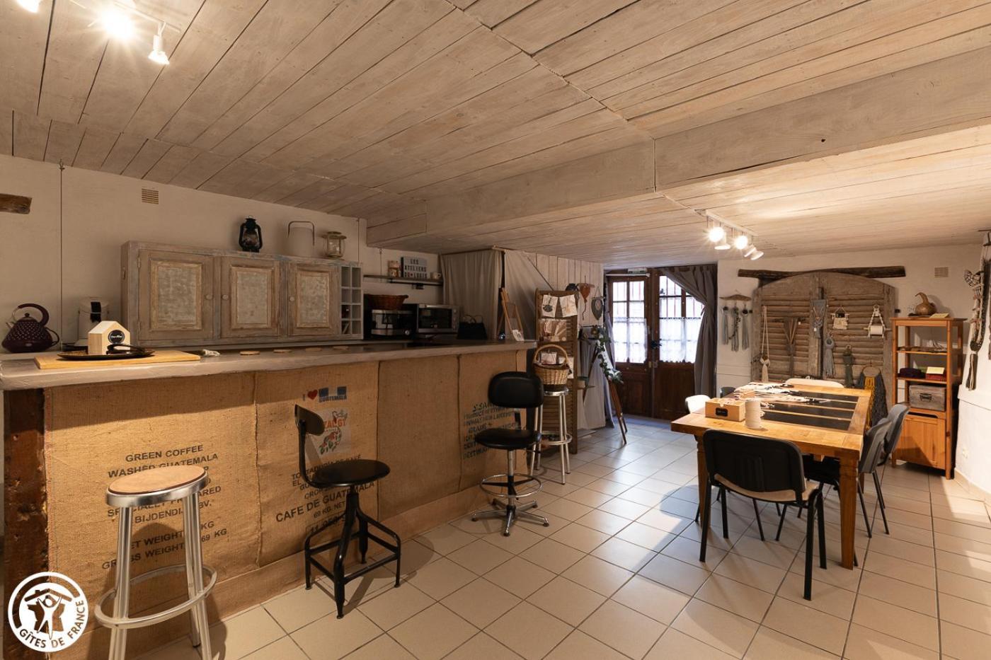 Le Logis D'Hestia Apartman Billom Kültér fotó